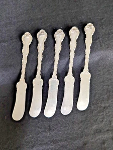 1 Gorham Strasbourg Sterling Silver Butter Knife 1897 Monogram - Picture 1 of 14