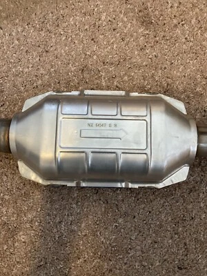 "Convertidor catalítico nuevo no robado comprado para Jeep Grand Cherokee 2002 4,0 L -32""" Foto 1 de 4