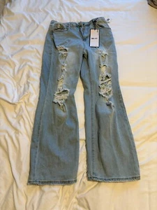 ALMOST FAMOUS WOMENS SIZE 9 LIGHT WASH DISTRESSED FIT MOM JEANS NEW 90'S FIT - Picture 1 of 3