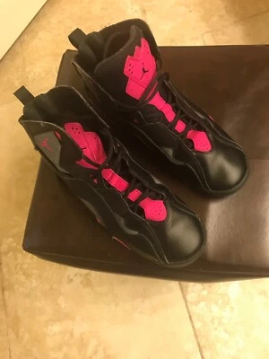 342774-003 Jordan Big Kids Girls' True Flight GS Grey Vivid Pink - Image 1 of 4