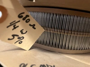 20 Pcs 1/4W (0.25 Watts) 680 Ohm ±5% Carbon Film Resistor Great for Electronic - Picture 1 of 1