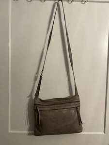 Hobo The Original Crossbody Bag Genuine Leather Bag Purse Adj Strap Gray Taupe - Picture 1 of 10