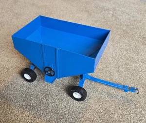 Vintage ERTL New Holland Blue Die-Cast Gravity Feed Wagon - 1:16 Scale **RARE** - Picture 1 of 11