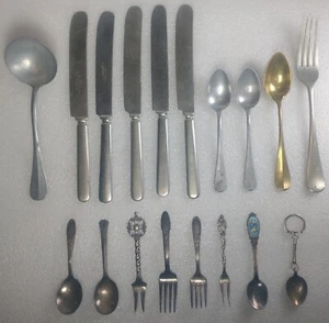 Lote de 18 cubiertos cubiertos vintage mezclados marcas surtidas plateados etc. - Imagen 1 de 20