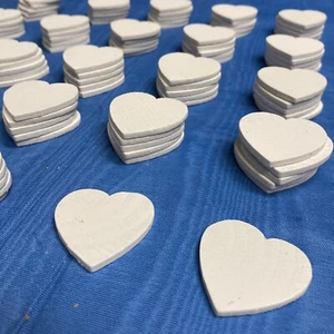 White wooden heart chips 1.5 inch for crafts - 117 Pieces - Picture 1 of 3