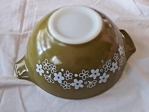 Pyrex Spring Blossom Olive Green Crazy Daisy Mixing Bowl 442 Nesting made in USA - Picture 1 of 16