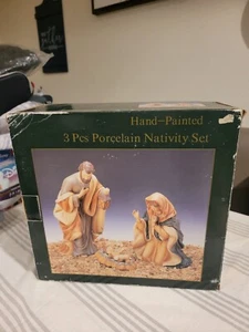 Handbemalte 3-teilige Porzellan Krippe - Bild 1 von 5