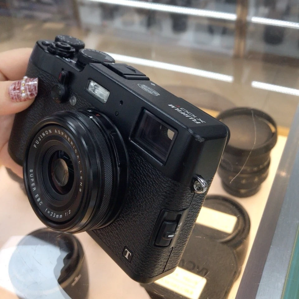 Fujifilm X100T Digital Camera with 23 mm f/2 Fixed Lens 16.3 MP 90% New Tested - Image 1 of 4