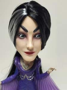 Reel Toys Neca The Munsters Retro Big Head Figure Lily Munster b9 - Picture 1 of 3