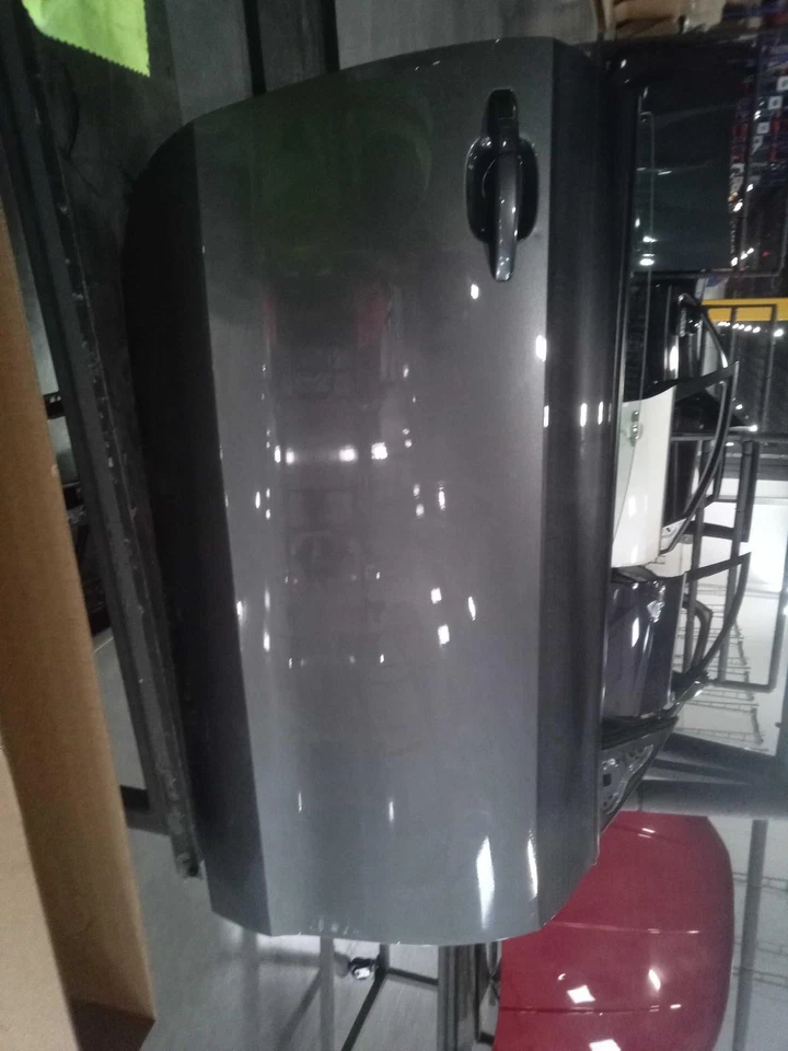 2015 AUDI S5 Right Front Door OEM Used Part 264452 - 112k Miles - Imagem 1 de 2