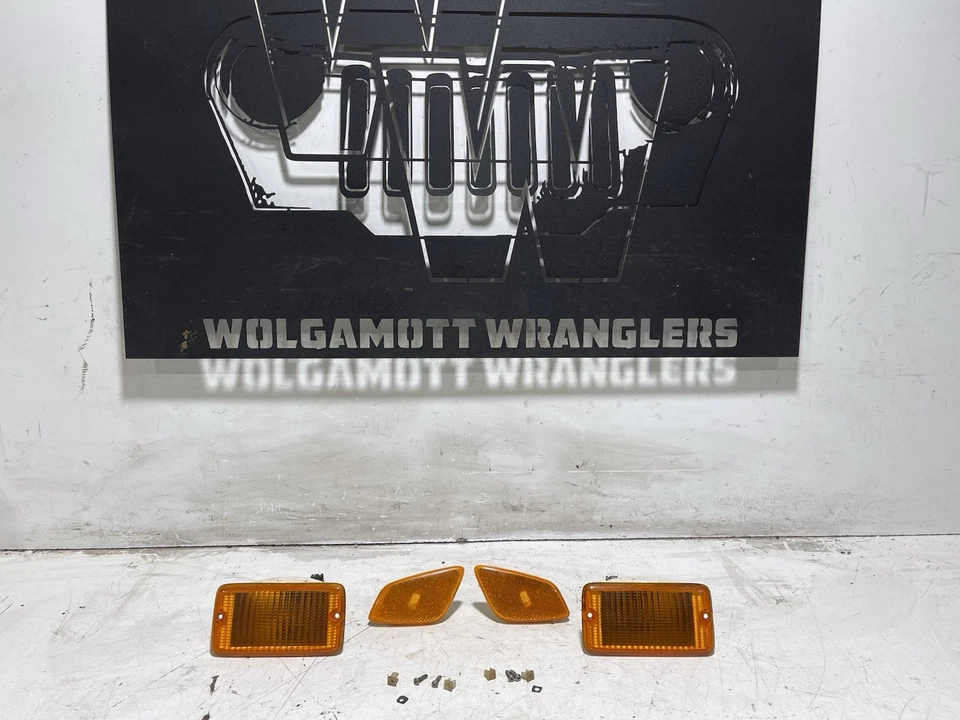 Juego de 4 luces de señal de giro y marcador con bombillas y herrajes 97-06 Jeep TJ Wrangler Foto 1 de 4