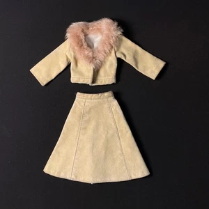 Sindy Sporting Life set 1978 faux fur suede beige Pedigree 44317 fit 12" doll - Picture 1 of 3