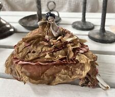 Robe antique vintage en porcelaine demi-poupée pinceau ruban dentelle Allemagne
