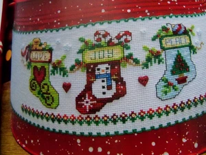 Stoney Creek M'zine Cross Stitch Ptrn "Tiny Stockings Banding" Basket Wrap - Bild 1 von 1