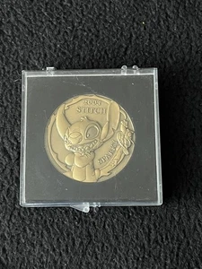 Vtg RARE Disney 2003 Stitch The Movie Sparky No.103 Collectors Series Medallion - Picture 1 of 5