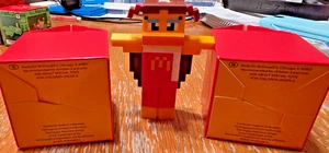 2 NUOVI giocattoli McDonald's Little McDonald's 15 e 16 Minecraft 2025 adulti Happy Meal - Foto 1 di 5