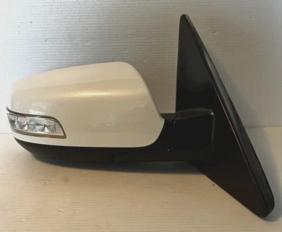 2011 - 2015 Kia Sorento Passenger RH Right 7 Wire Signal Mirror OEM 1245 - Image 1 of 4