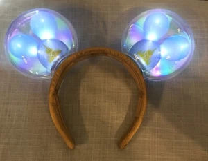 WALT DISNEY WORLD 50° ANNIVERSARIO FASCIA ORO ILLUMINA ORECCHIE TOPO IRIDESCENTI - Foto 1 di 11