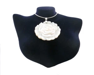 Anhänger Rose aus echtem Perlmutt mit silberner Kette, Blüte, Geschenk Schmuck - Bild 1 von 15