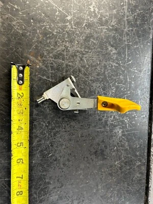 Control del acelerador Cub Cadet LTX1050 # 946-04556 Foto 1 de 4