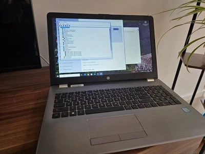 HP HQ-trte-71025 15,6" Laptop. i5-7200U/2,5ghz, 8 gb. DDR4. 240gb.ssd - Bild 1 von 4