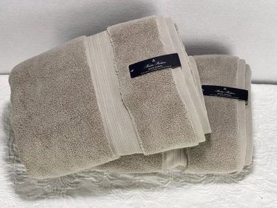 Juego de 2 toallas de baño Brooks Brothers beige 700 GSM algodón Zero Twist Solucell Foto 1 de 4