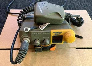 Radio Shack Citizens Band Transceiver TRC-442 40 Channel Mobile CB Radio - Picture 1 of 11