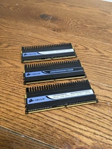 Corsair Dominator DDR2 RAM. CM2X1024-8500C5D. 3 GB (3 x 1 GB). 1066 MHz - Imagen 1 de 5