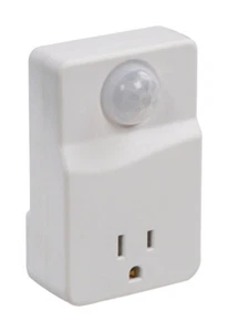 Amertac MLC4BC Westek Plug-In Motion Activated 120 Volt Lamp Control - Picture 1 of 1