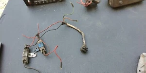 73 280 C MERCEDES IGNITION box plug + wires to box and 2 resistors - Foto 1 di 1