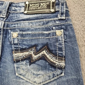 Miss Me Capri Girl's Size 12 Bling Embroidered Pocket Denim Jeans Crop JK1039P - Picture 1 of 14