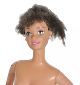 NUDE BARBIE 1979 11.5 Inches Brunette Blue Eyes Twist 'n Turn Straight Leg Doll - Foto 1 di 3