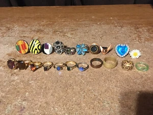 KONVOLUT 17 EMAILLE TRACHTEN KUPFER EDELSTEINE SCHMUCK RING GRÖSSE 7-9 / FALSCH 052 - Bild 1 von 24