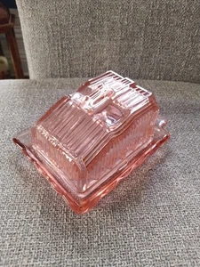 Beautiful Vintage Peach Pink Glass Butter / Cheese Dish Art Deco 1930s Pressed? - Picture 1 of 10