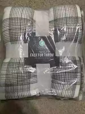 Colección Martha Stewart Franela Imitación Piel Tiro 50" X 60" Cuadros Nuevo Foto 1 de 4