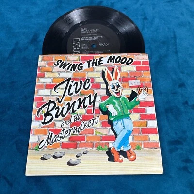 *JIVE BUNNY & THE MASTERMIXERS "Swing the mood" 7" Vinyl Record 45rpm - Image 1 of 3