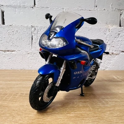 New-Ray Triumph 955i Daytona 1/12 Diecast Blue Black Model Motorcycle Bike - Image 1 of 4