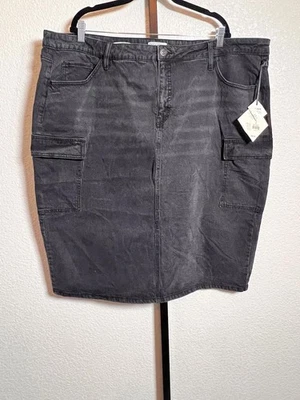Falda vaquera Ava & Viv ajustada negra lavada con bolsillos cargo, talla 22 Foto 1 de 4