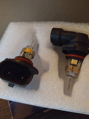 Sylvania 9005 HB3 U 12V 60W Headlight Bulbs x2 - Image 1 of 4