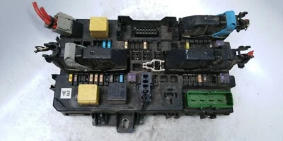 2008-2009 ASTRA Control Module Unit rear hatch mounted fuse box panel 94700412 - Image 1 of 4
