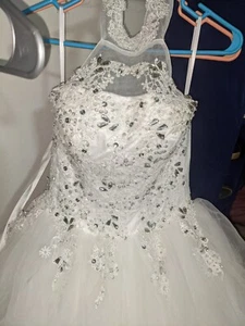 Wedding Dress - Picture 1 of 4