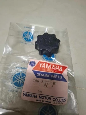 YAMAHA RD50-U7E-LB50-LB80-V75-80-LB3-LB3M-80-MT125 CAP OIL NOS JAPAN296-21771-61 - Image 1 of 4
