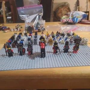 Lego Castle Red Dragon Knight Minifigures Lot Of 7 Kingdoms A1 22 - Picture 1 of 6