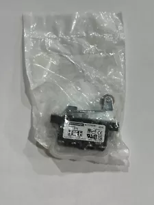 SQUARE D 9007CB33S1 SNAP SWITCH *NEW IN THE BAG* - Picture 1 of 2
