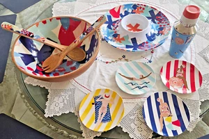 Enamel/Wooden Salad bowl, plates, martini shaker and chip bowl - Picture 1 of 6