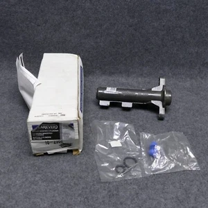 2000-2005 Blazer S10 Jimmy Sonoma Brake Master Cylinder WearEver 10-2958 76331 - Picture 1 of 10