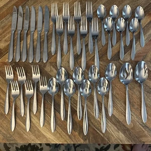 Oneida Stainless LUANN JENNIFER MOONCREST TRISTA 37pc Set - Picture 1 of 9