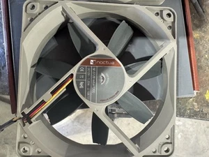 NF-S12B Redux-700, Ultra Quiet Silent Fan, 3-Pin, 700 RPM (120Mm, Grey) - Bild 1 von 2