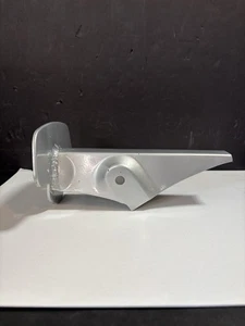 83-2786 Taillight Mount / Housing BSA Triumph 650 A65 A70 TR6 T120 1971 - 1972 - Picture 1 of 9