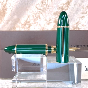 Louis Vuitton Fountain Pen Cargo Green Lacquer 18K 750 Gold Nib w/Case&Papers - Picture 1 of 22